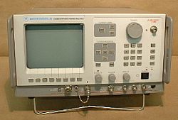 Motorola R2600A Communications Service Monitor